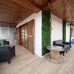 Esmeralda Апартаменты Торевьиа